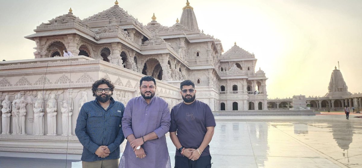 DBharda11's tweet photo. आपदामपहर्तारं दातारं सर्वसम्पदाम्।
लोकाभिरामं श्रीरामं भूयो भूयो नमाम्यहम्॥

संसार को प्रिय और आकर्षक श्री राम को मैं बार-बार प्रणाम करता हूँ।🙏
🚩 
#JaiShriRam #RamNavami #ShriRam #SanatanDharma #RamMandir https://t.co/RrJkOFY0Pd