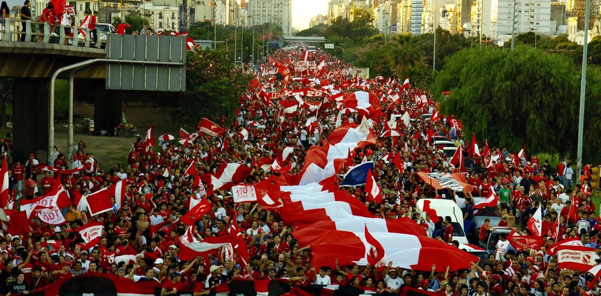 kennedycai's tweet photo. Nuestro deber como hincha es exigir todos los días para volver a ser lo que una vez fuimos, que ningún gil les quiera negar eso. Les deseo un feliz día a todos los rojos.

100mil personas presentes, será siempre Independiente el Orgullo Nacional. https://t.co/XF53qUO6hC