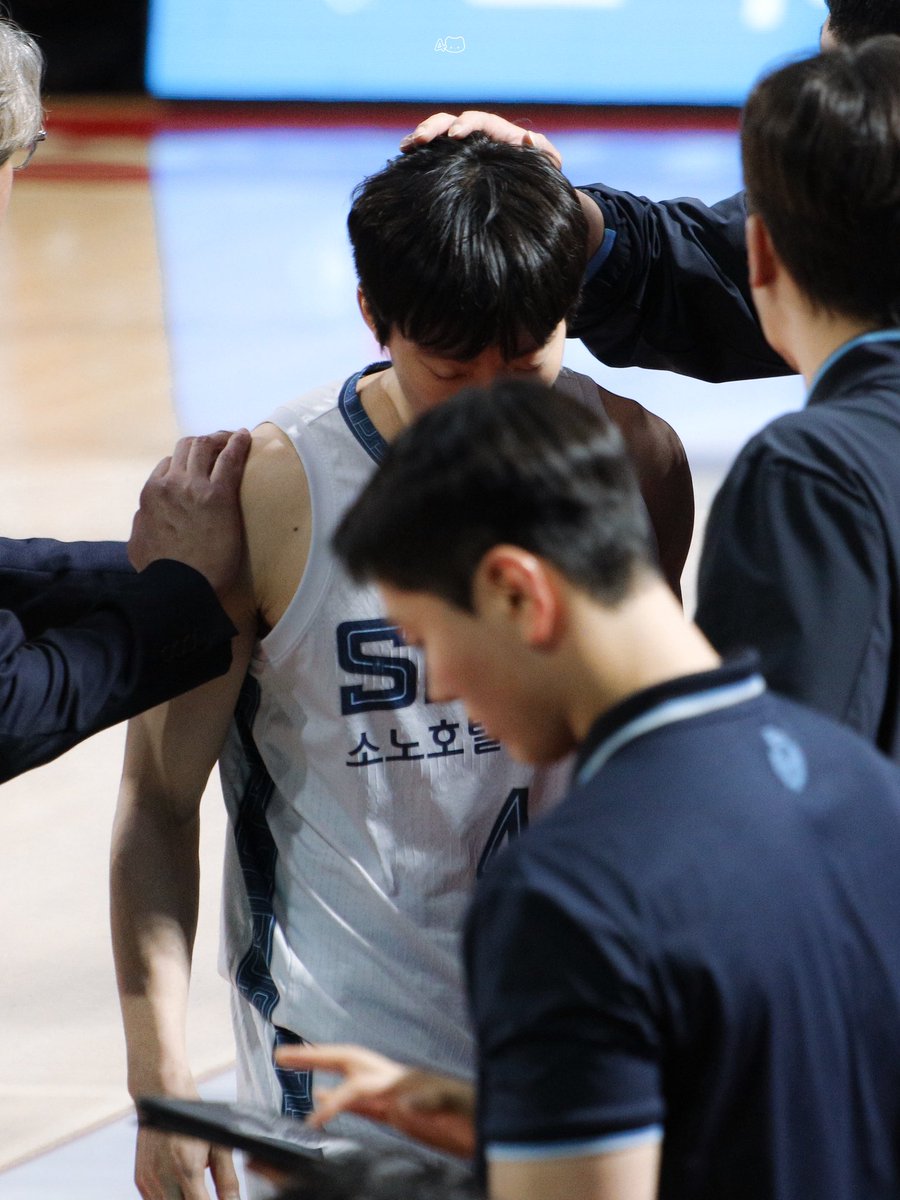 포양이.. tweet media