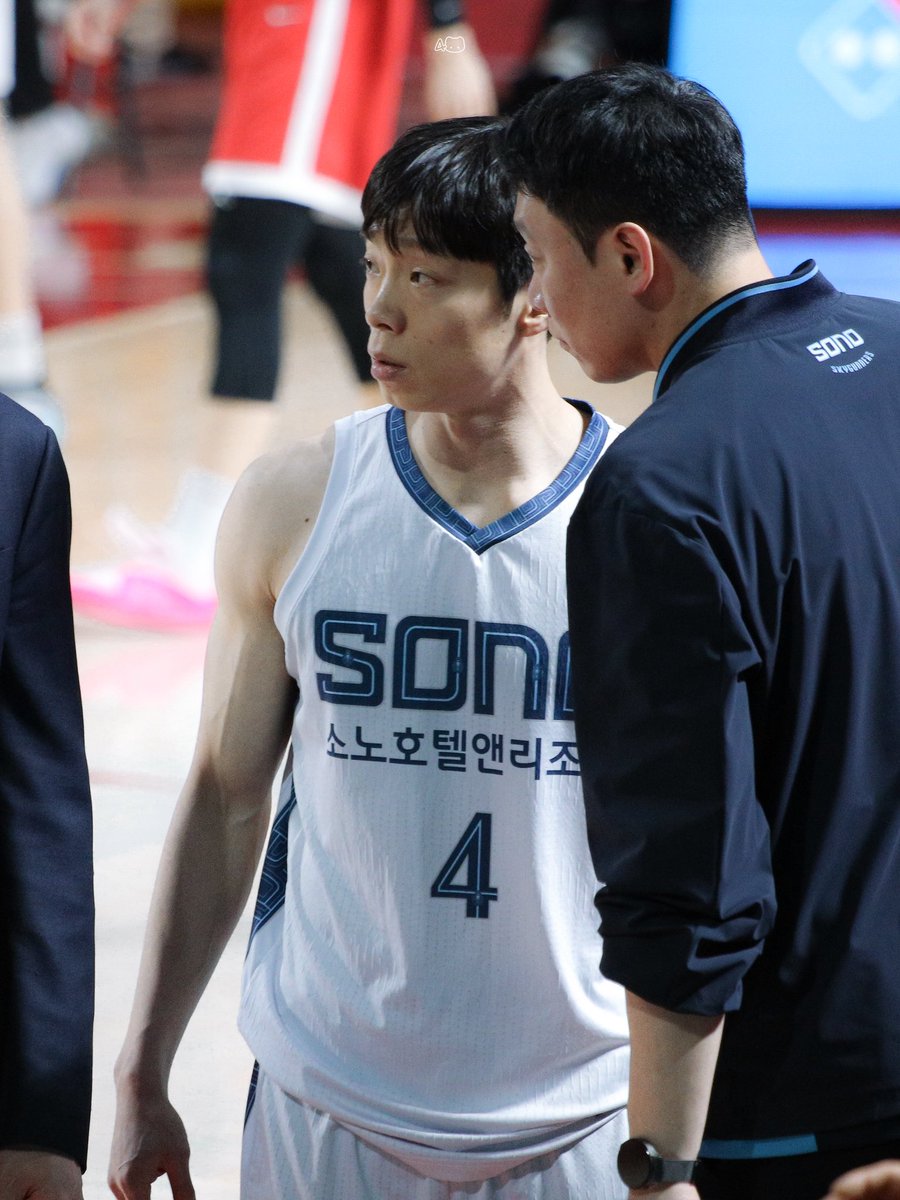 포양이.. tweet media