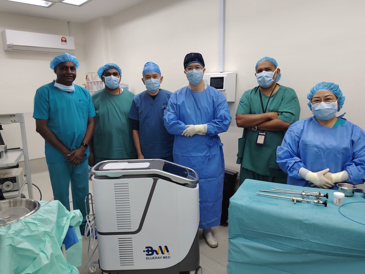 William_OLK's tweet photo. A landmark milestone achieved!

I successfully carried out Malaysia’s first Blue Laser Prostate Vaporisation, marking a new chapter in the management of benign prostatic enlargement (BPH) on 25.03.2026

#bluelaser #bph https://t.co/eQzI9zW0VC