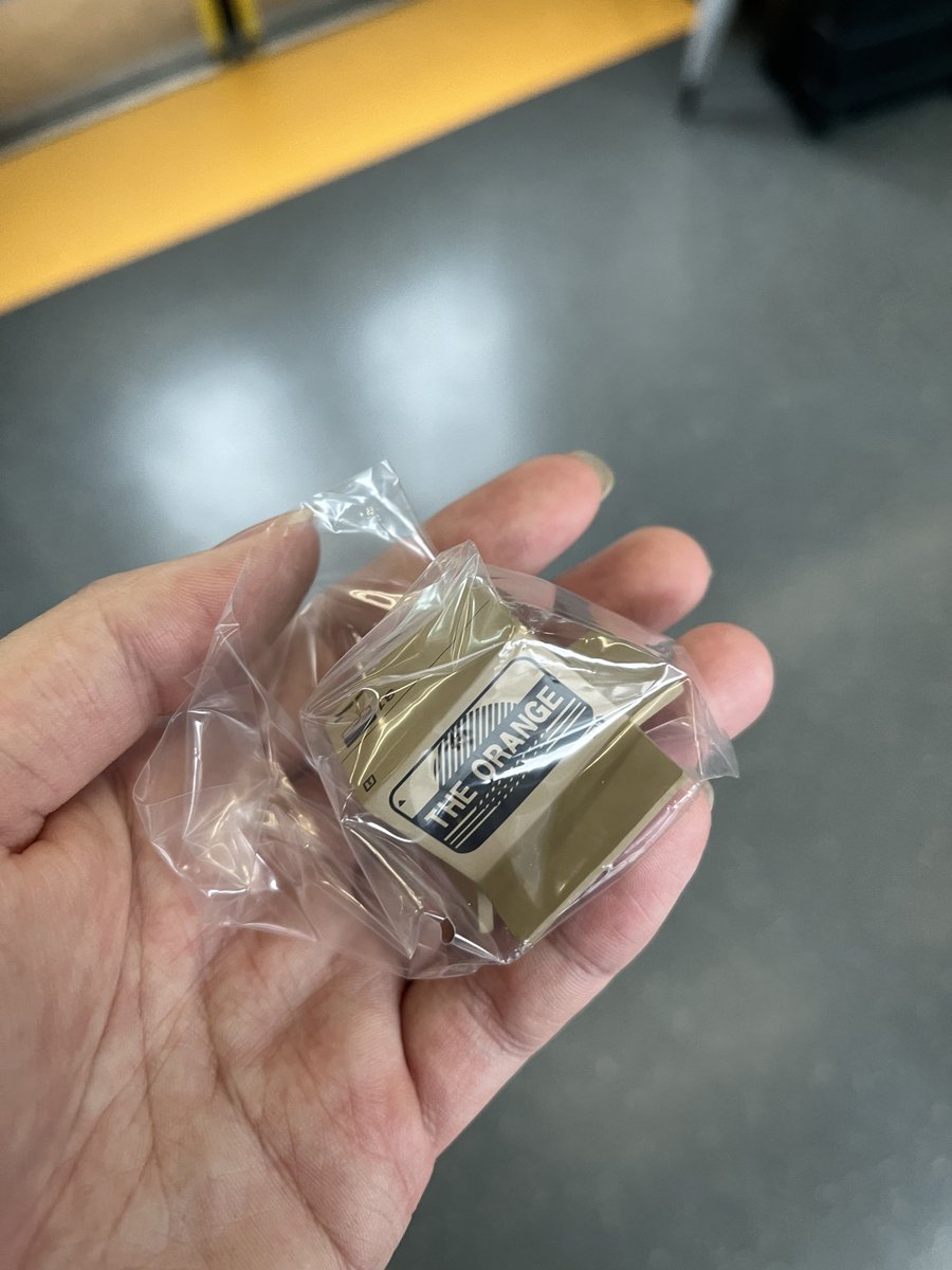 tsk090415's tweet photo. 【交換】ガチャポン
METAL GEAR まちぼうけ　メタルギア
譲　ダンボール
求　メタルギアREX

3/27〜4/1まででご都合が合えば調布駅〜秋葉原駅間で手渡し可能。郵送も可能です。 https://t.co/tfsPikEO49