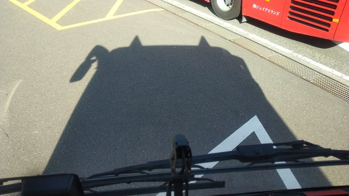 しろやま tweet media