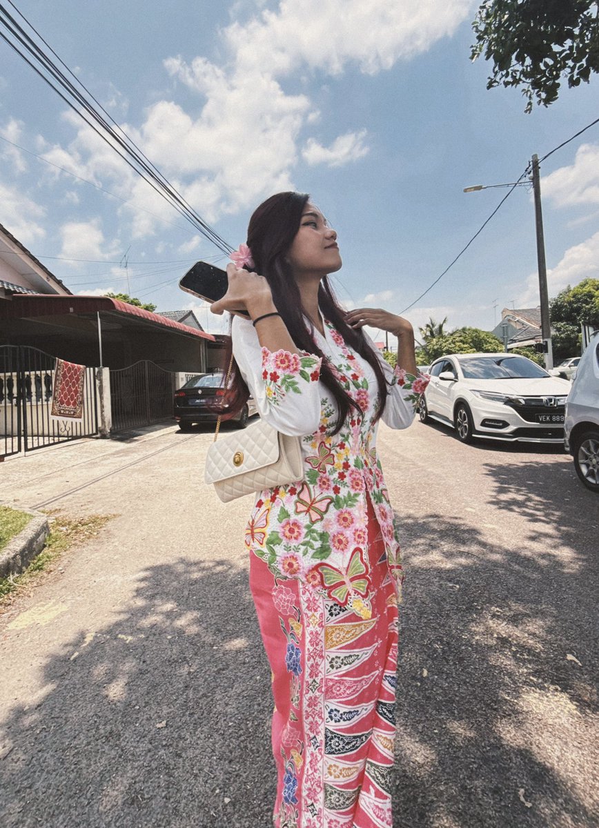 myraexe_'s tweet photo. Selamat Hari Raya, gang! 🌙✨🎆 https://t.co/H86oCckgM5