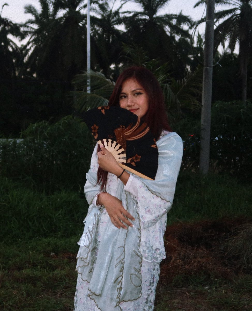 myraexe_'s tweet photo. Selamat Hari Raya, gang! 🌙✨🎆 https://t.co/H86oCckgM5