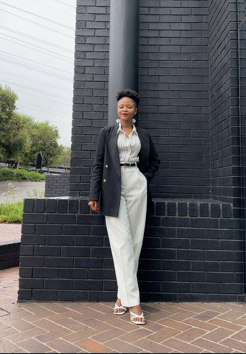 mvelase_buyie tweet media