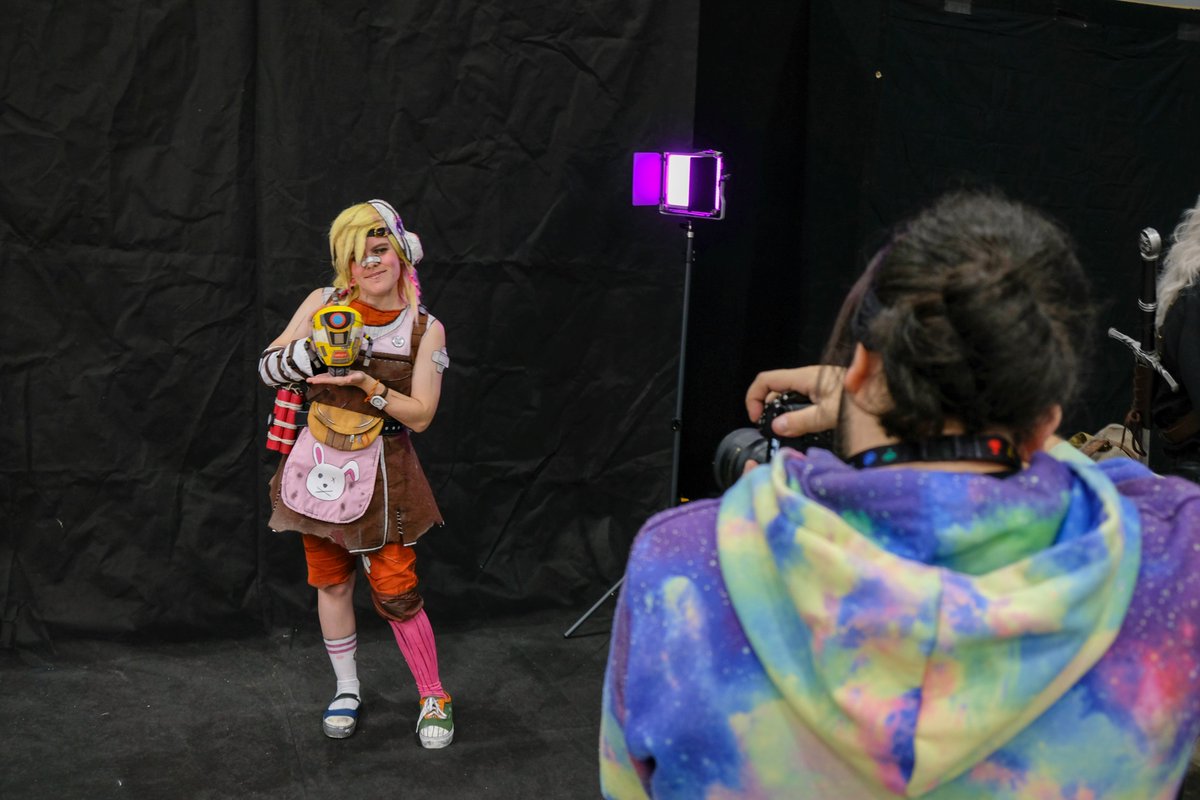 TheGameExpo's tweet photo. A HUGE thank you and shoutout to the incredible Cosplay Photowall photographers at #TGX !
Thank you for making cosplayers shine all weekend long 🌟
Cosplayers and Photographers; we love seeing your photos so please keep tagging us 💙 https://t.co/Wa1kWqIHNX