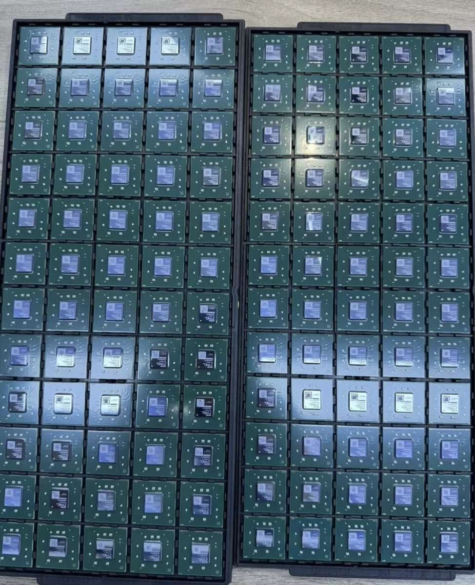 Jennieyy03's tweet image. Scale. Reliability. Speed. Choose all three. ⚡🏛️
Seeing these stacks of Xilinx trays means one thing: we are ready for your bulk orders. In the chip world, "availability" is the strongest currency.
#ChipSupply #HighVolume #ElectronicsManufacturing #XilinxFPGA #B2B #Procurement