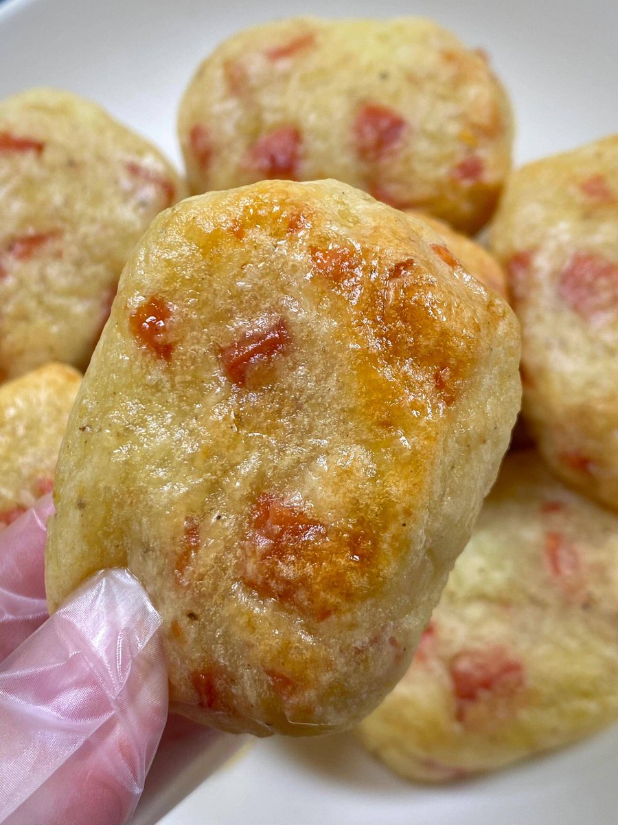 groundtea tweet media