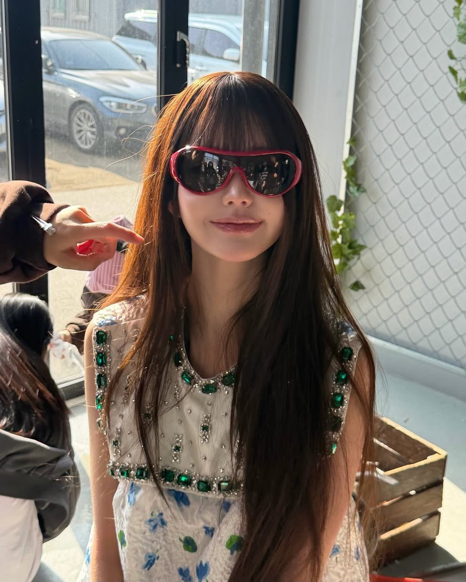 wonyoung pics tweet media