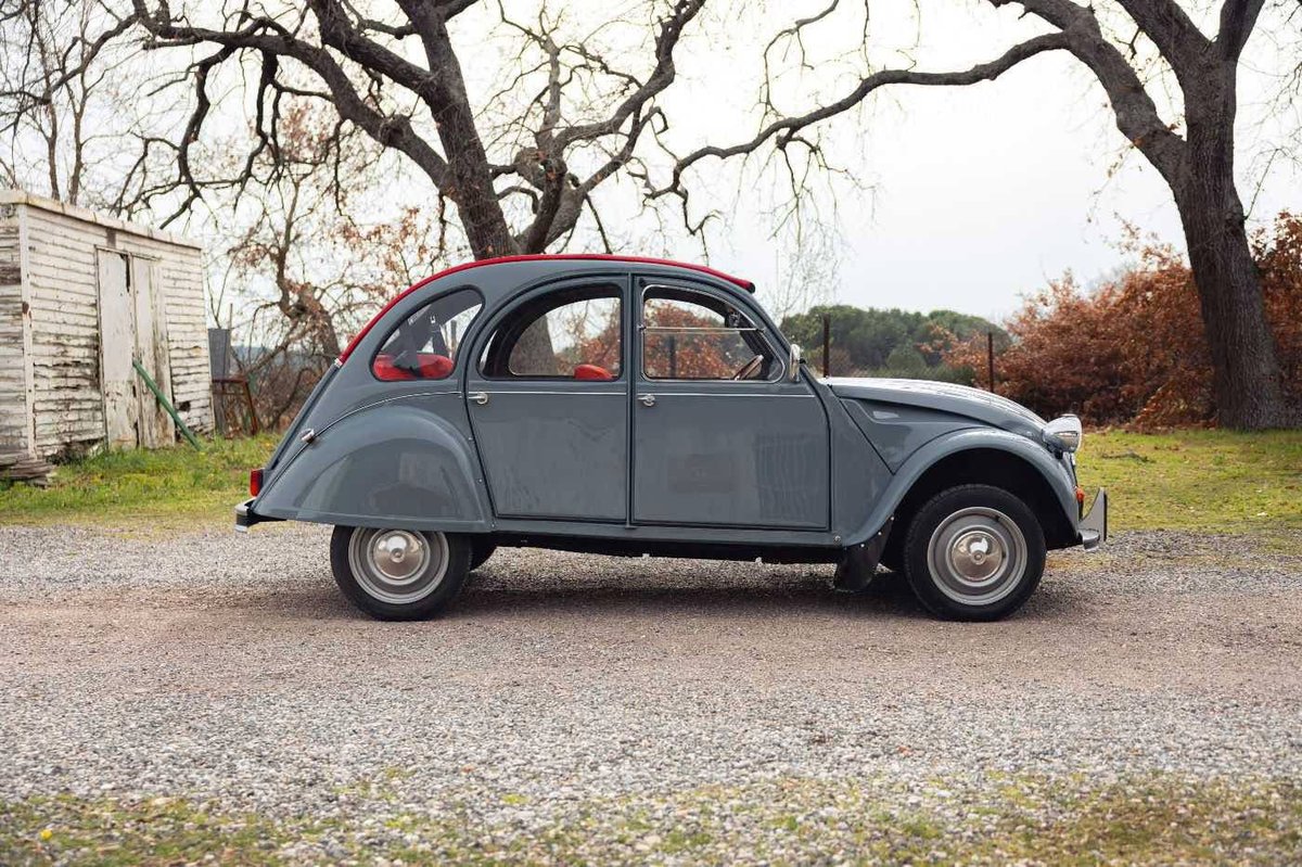 Nicolas ne pouvait plus payer, il est donc parti tweet media