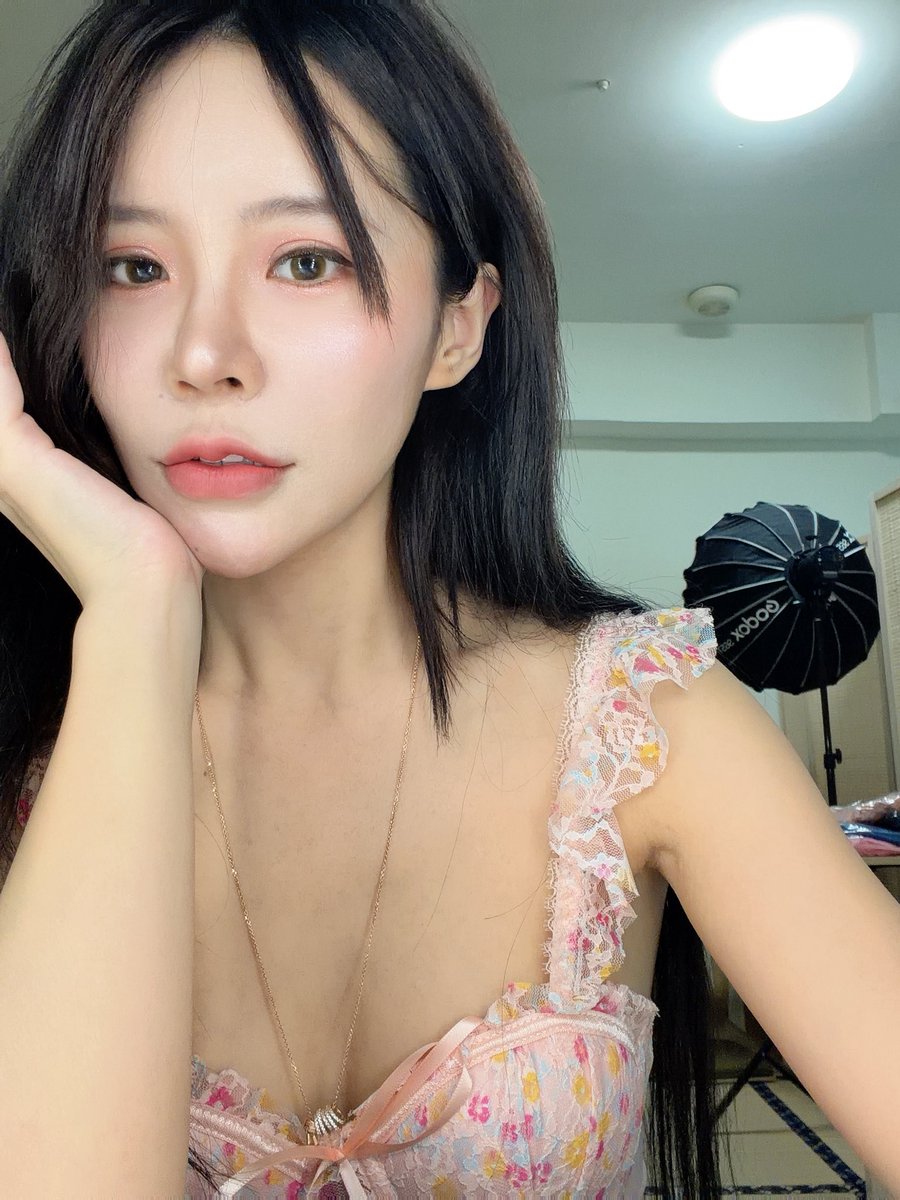 變態向日葵🌻 tweet media