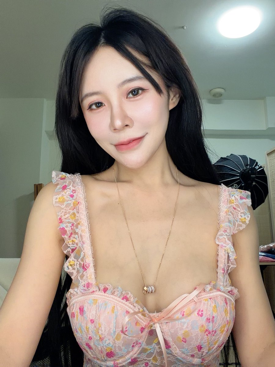 變態向日葵🌻 tweet media