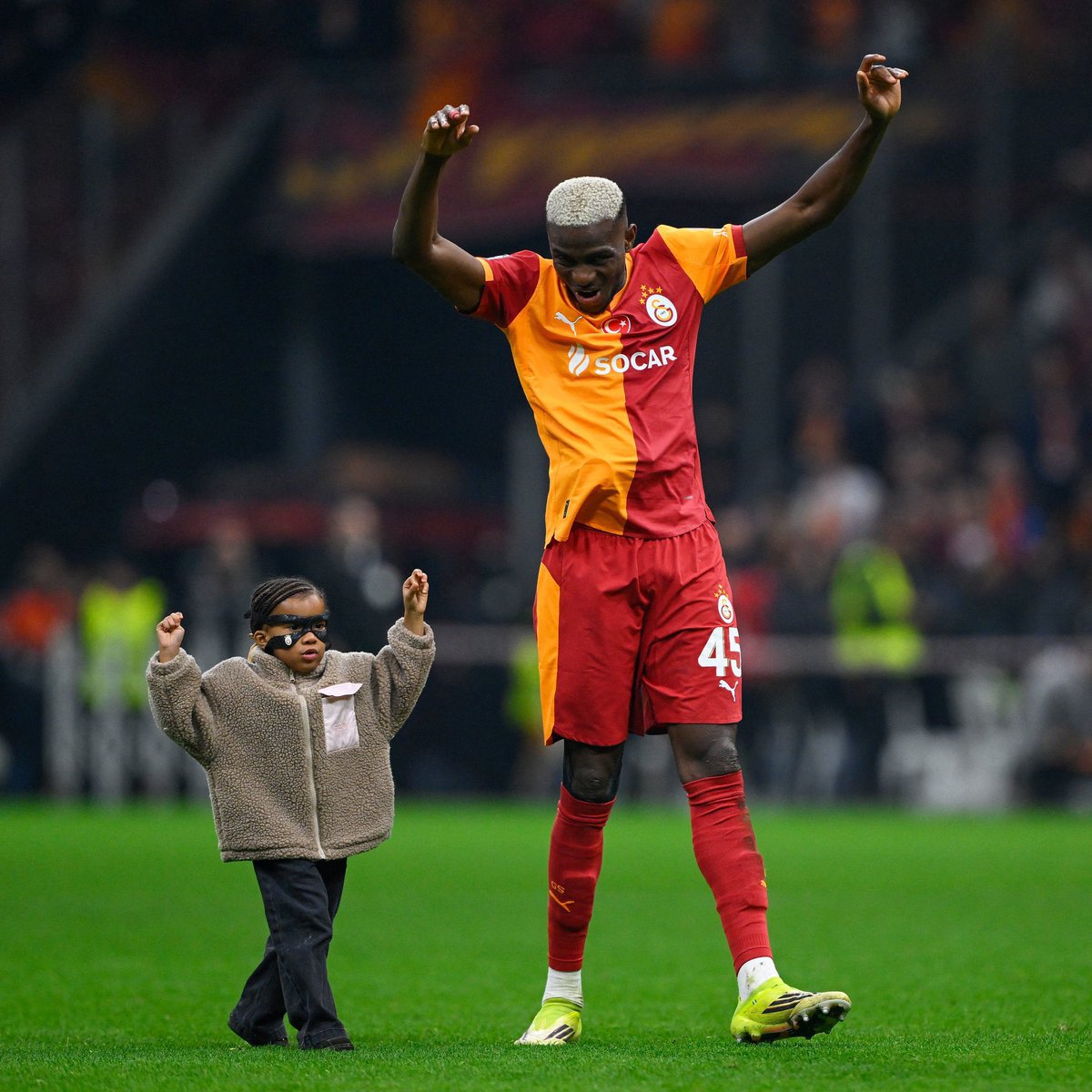 ISARIO05 tweet media