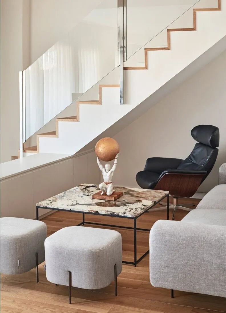 lladrofromspain's tweet image. #Lladro 01009492 #Atlas
lladrofromspain.com/01009492atlas.…

Height (in) 22.047
Width (in) 10.236
Length (in) 10.63
Porcelain Type Matte and gold lustre

#myth #strong #earth #mathematics #astrology #god #handmade #sculpture #figurine #porcelain #handcrafted #art #artwork #decoration #gift