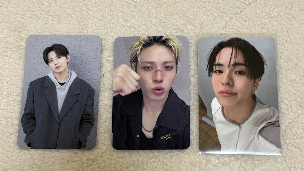 にょん tweet media