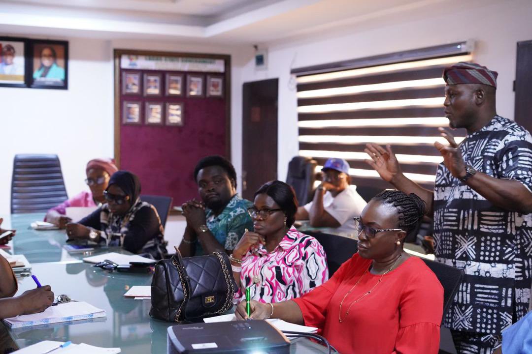 followlasg's tweet photo. LASRO STRENGTHENS HEALTH SECTOR RESILIENCE THROUGH STRATEGIC ENGAGEMENT WITH MINISTRY OF HEALTH

https://t.co/Gz1wt6DaeK

@jidesanwoolu @drobafemihamzat @lagosresilience @gbenga_omo @gboyegaakosile @LanreBajulaiye @BarrBimbola @Mr_JAGs @Riddwane
#AGreaterLagosRising 
#LASG https://t.co/4fEZoh2Mp7