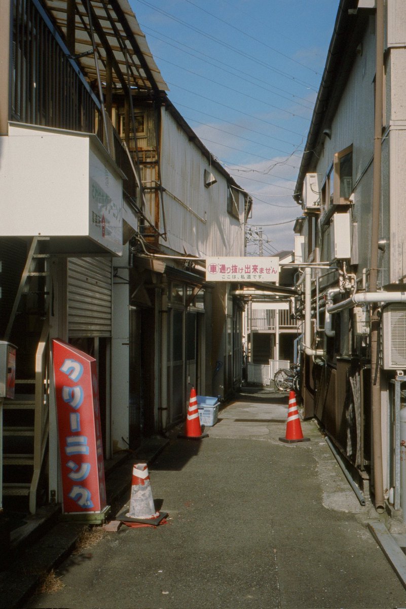 路地とタテモノ tweet media