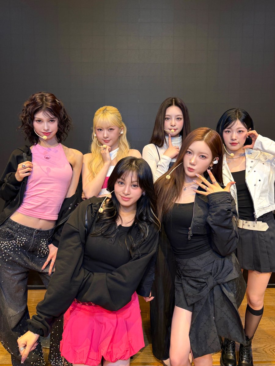 atheart_titan's tweet photo. [📸]

#엠카운트다운 🦋🚪

#AtHeart #앳하트 #ButterflyDoors https://t.co/CvKFNUAK2x