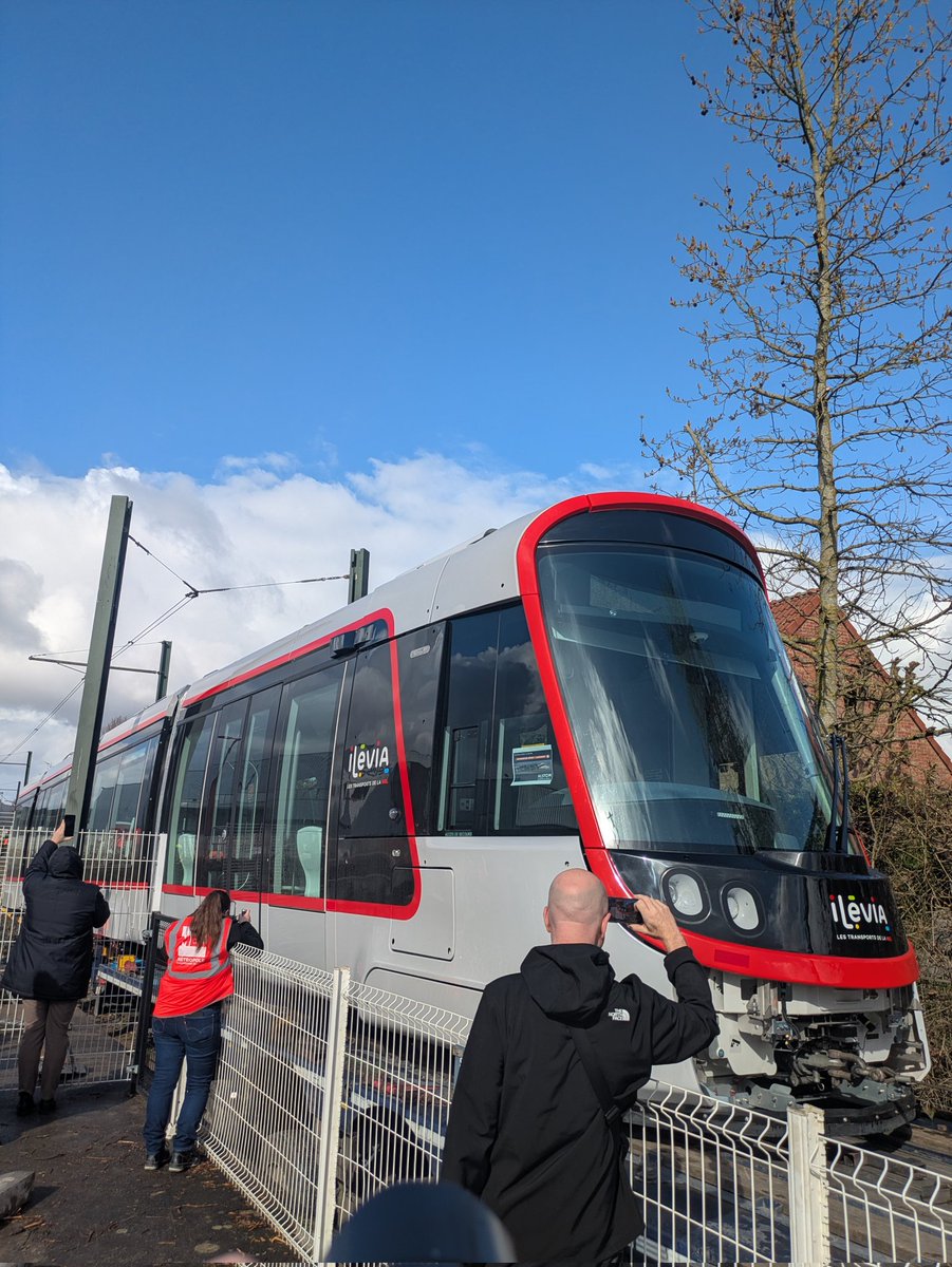 mobilille_'s tweet photo. ☀️🚊 Aujourd'hui, c'est livraison de la première nouvelle rame de tramway au dépôt de Rouges Barres ! 🤭

@AlstomFrance @ilevia_tram @MetropoleLille https://t.co/WDl8t8HxKO