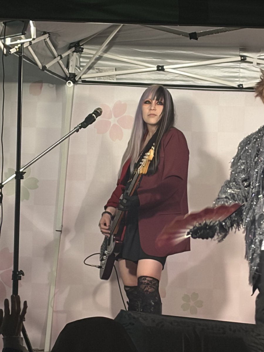 melocoton_ri3's tweet photo. 昨日は #うえの桜フェスタ へ🌸

#鳴神ANIVERSE (初)
ひーちゃんの歌声めがけて上野公園をﾀﾞｯｼｭ🏃‍♀️‍➡️最後の2曲だけ見れた💜

#浮舟SQUARE (初)
めっちゃかっこよかった爆音で聴いてみたい🎶

そして袴腰広場でトリの
 #ザ・ヒーナキャット 
夜の野外素敵だった✨久々ﾋｰﾅでﾁｬｰｼﾞ🐈 https://t.co/izV0rsGn0U