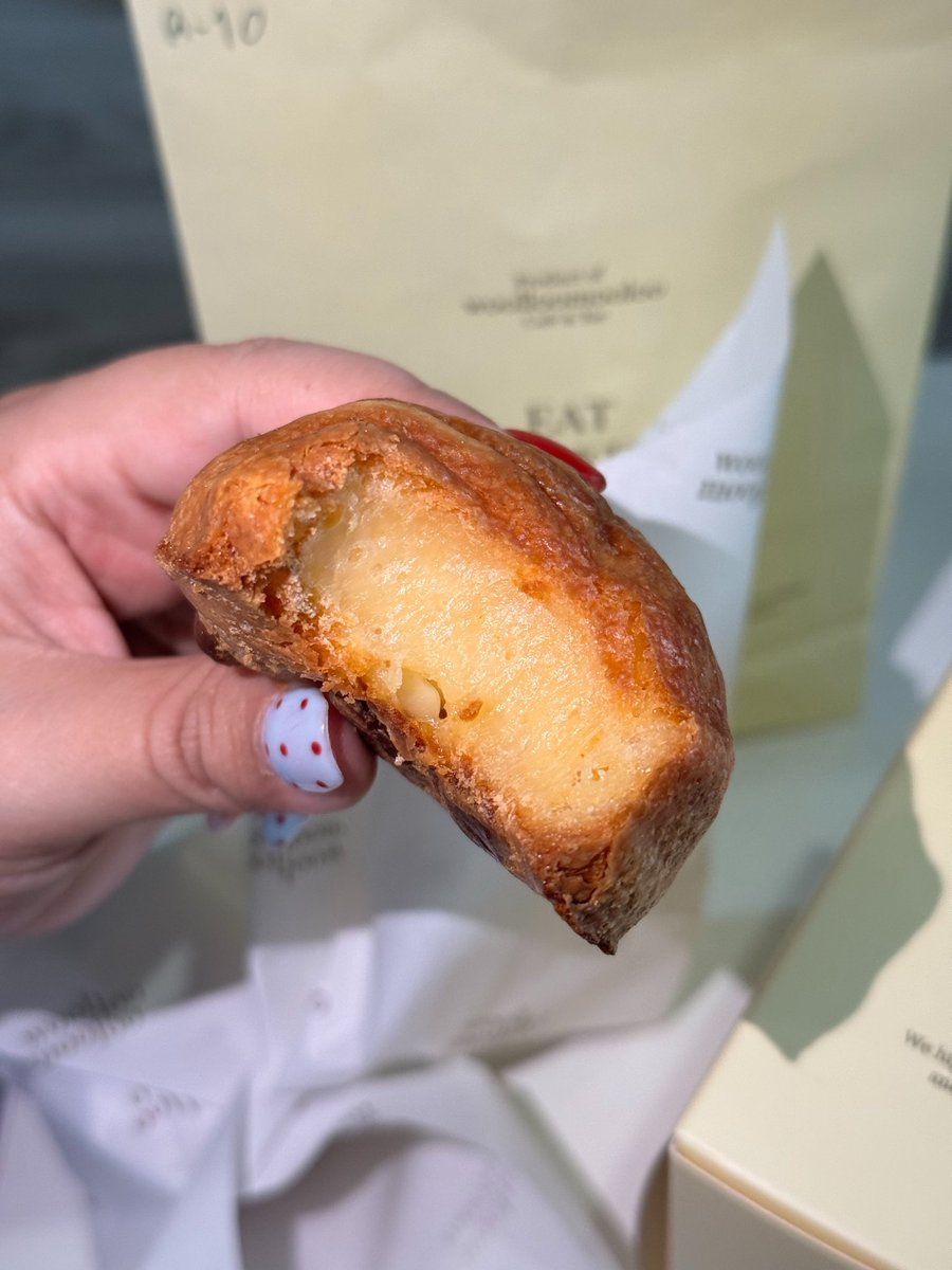 ลอปอ. tweet media