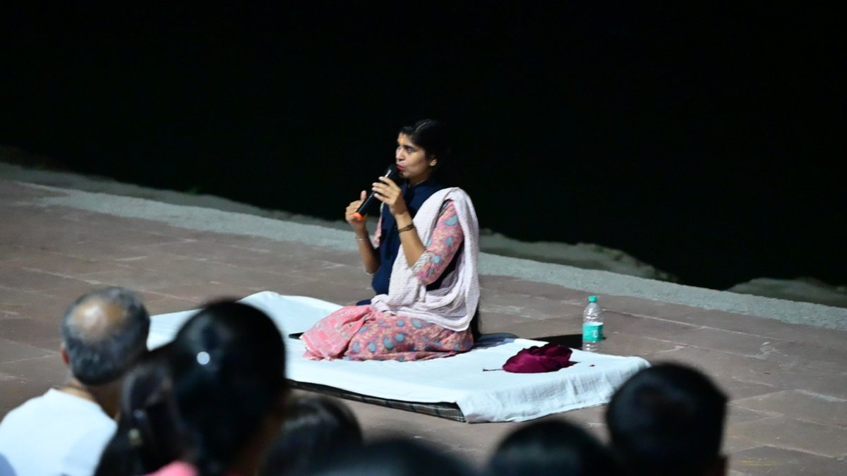 yogasanabharat's tweet image. योगासन कोच प्रशिक्षण कार्यक्रम का प्रथम सत्र
डॉ. आरती पाल जी द्वारा सफलतापूर्वक संपन्न हुआ।

उनके मार्गदर्शन में सभी प्रतिभागियों को महत्वपूर्ण ज्ञान एवं प्रेरणा प्राप्त हुई।
#Yogasana #CoachTraining #DrArtiPal #YogaIndia
@DrJaideepArya @UditSheth