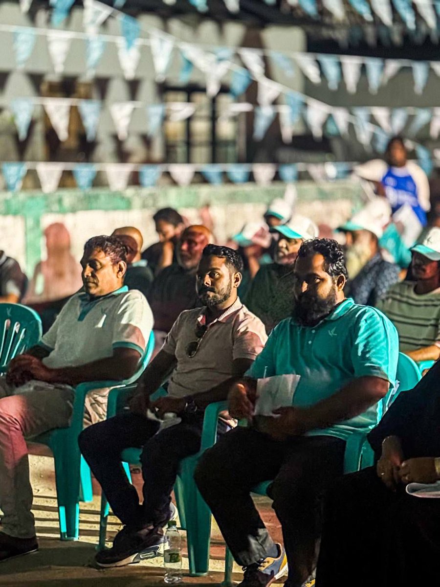 Humandust___'s tweet photo. ނ. މާޅެންދޫ 📍
ކެމްޕެއިން ޖަލްސާ ހަރަކާތުގެ ތެރެއިން.
#ViteDhoonyah
#VotePNC
#AaEkey
#DhivehenngeRaajje https://t.co/BAnQxAxEzS