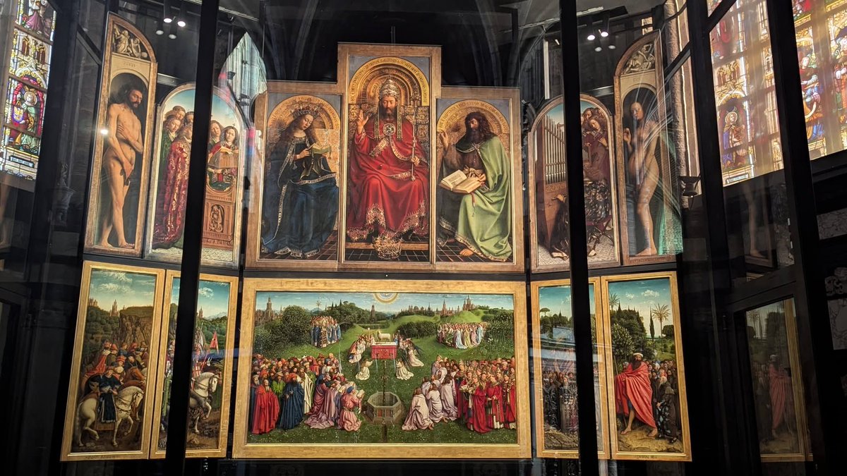 boussemaer_art's tweet photo. 1/2 Commandé par le notable gantois Joost Vijd à Hubert van Eyck et achevé en 1432 par son frère Jan van Eyck, le retable de l’Agneau mystique, une fois ouvert, mesure environ 3,75 mètres de haut sur plus de 5 mètres de large. Il est présenté à la cathédrale de #Gand. https://t.co/JUJrcgeIAj