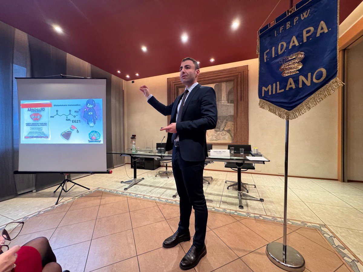 PChimica's tweet photo. Conferenza “La chimica nel carrello: come riconoscere le fake news”. Un grazie speciale al gruppo FIDAPA BPW Italy per l’invito e per il lavoro straordinario che porta avanti. Le organizzazioni femminili hanno un ruolo fondamentale nella società: creano rete e valorizzano. https://t.co/DrMkFjevDz