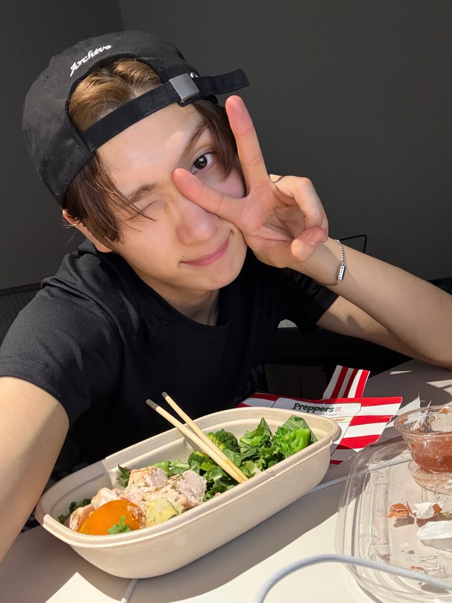 ์ฐ์ tweet media