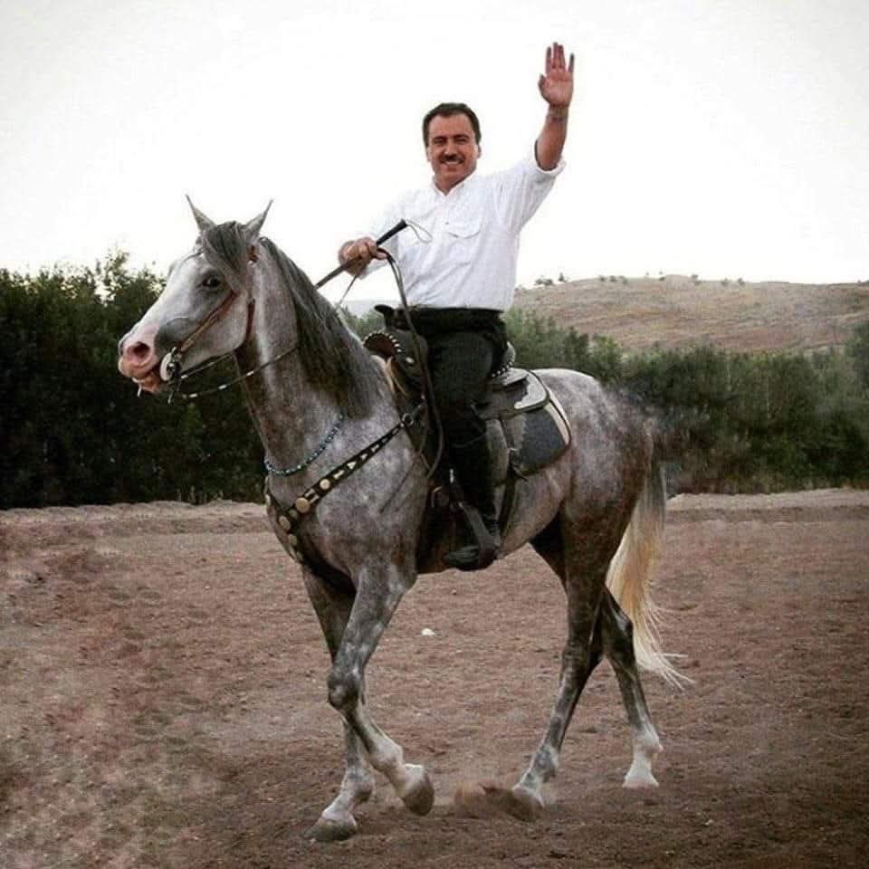 usavas79's tweet photo. Önümüzde iki seçenek var: Ya ibret almayanlar gibi tarihin tekerrürüne seyirci kalacağız ya da bu ezberi bozacağız. Bizler ikinci yolu seçiyoruz.
#MuhsinYazıcıoğlu
Vefatının 17. yılında rahmetle yad ediyorum. https://t.co/hqUtkwMNZz
