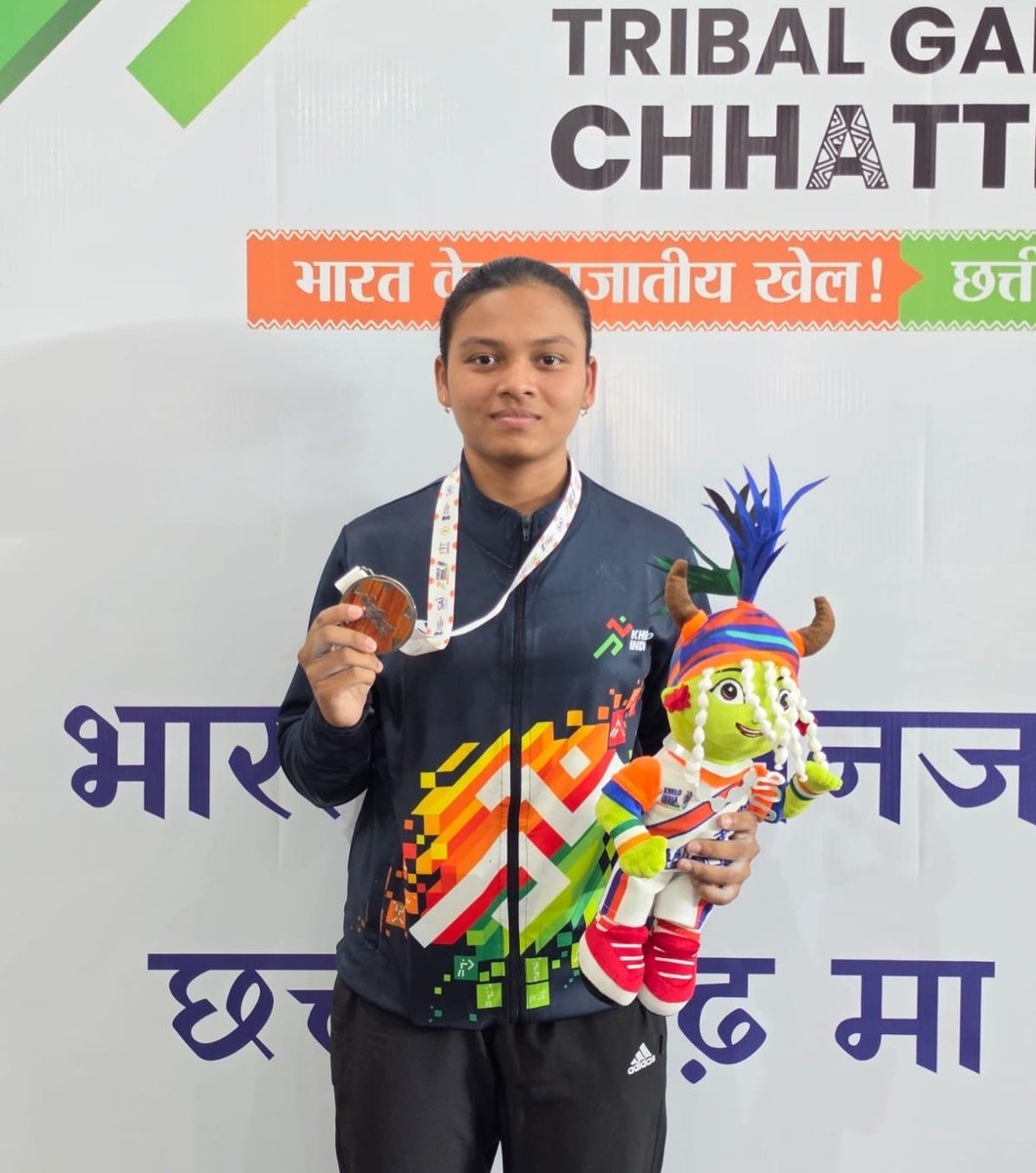 sports_odisha's tweet image. ଛତିଶଗଡ଼ରେ ଆୟୋଜିତ ପ୍ରଥମ ଖେଲୋ ଇଣ୍ଡିଆ ଜନଜାତି କ୍ରୀଡ଼ା ୨୦୨୬ରେ ଓଡ଼ିଶାର ଭାରୋତ୍ତଳିକା ଦୀପା ରାଣୀ ମଲ୍ଲିକ ୪୮ କିଲୋଗ୍ରାମ ବର୍ଗରେ ରୌପ୍ୟ ପଦକ 🥈 ଜିତି ରାଜ୍ୟ ପାଇଁ ସୁନାମ ଆଣିଛନ୍ତି। 🏋️

ଅନେକ ଶୁଭେଚ୍ଛା ଓ ଅଭିନନ୍ଦନ, ଦୀପା! 👏🏻

#OdishaForSports #Weightlifting #PadiaToPodium