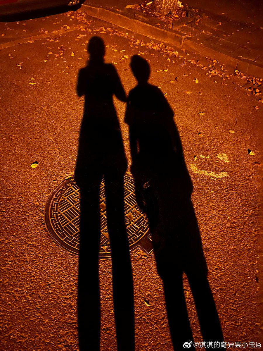 Dee Simmons tweet media