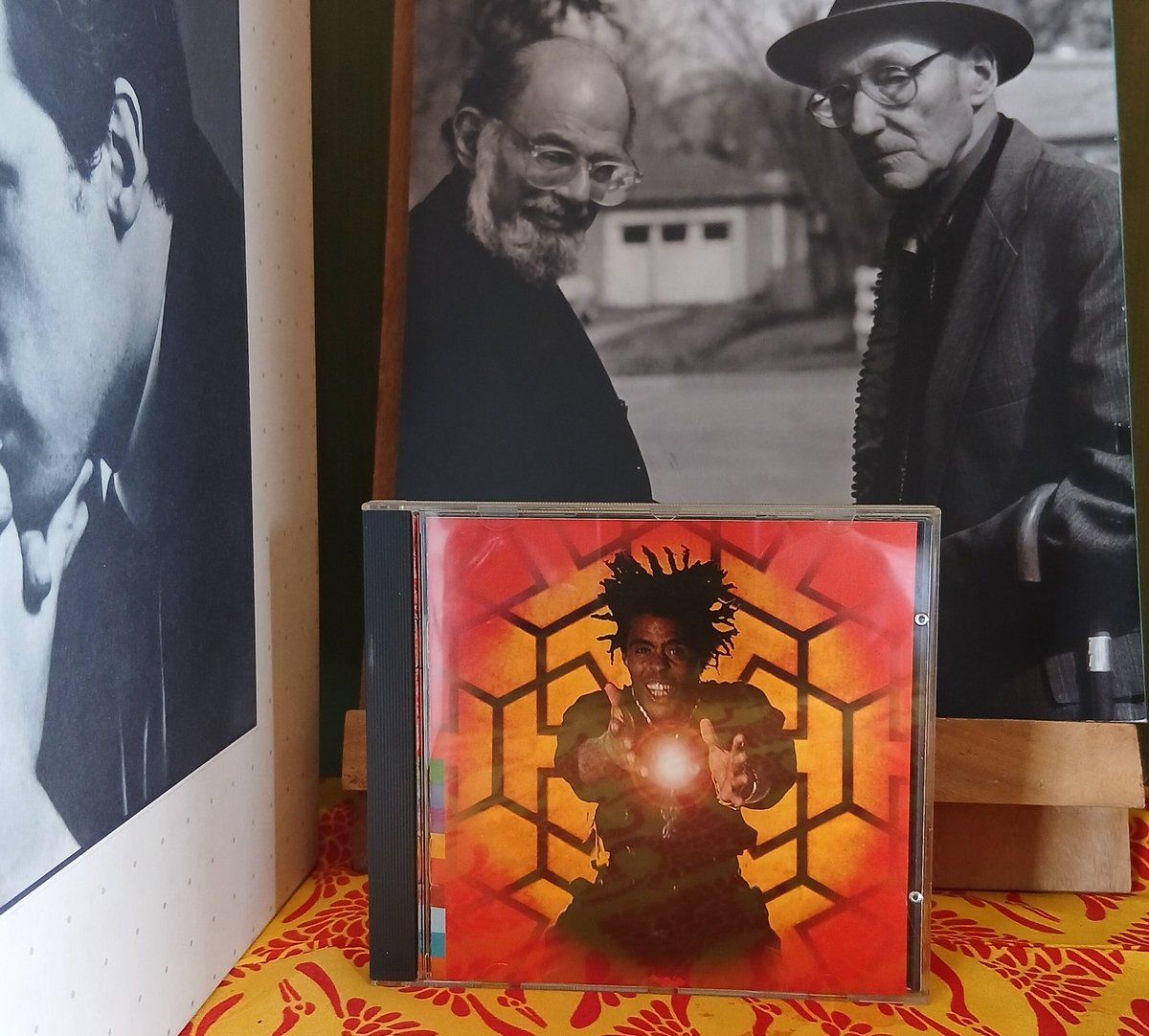 今日は晴れなので、
モロッコのハッサンハクムーン
もいいかな。

明日も午後は開放します。

TRANCE
Hassan Hakmoun &amp; Zahar

#川西市
#川西能勢口