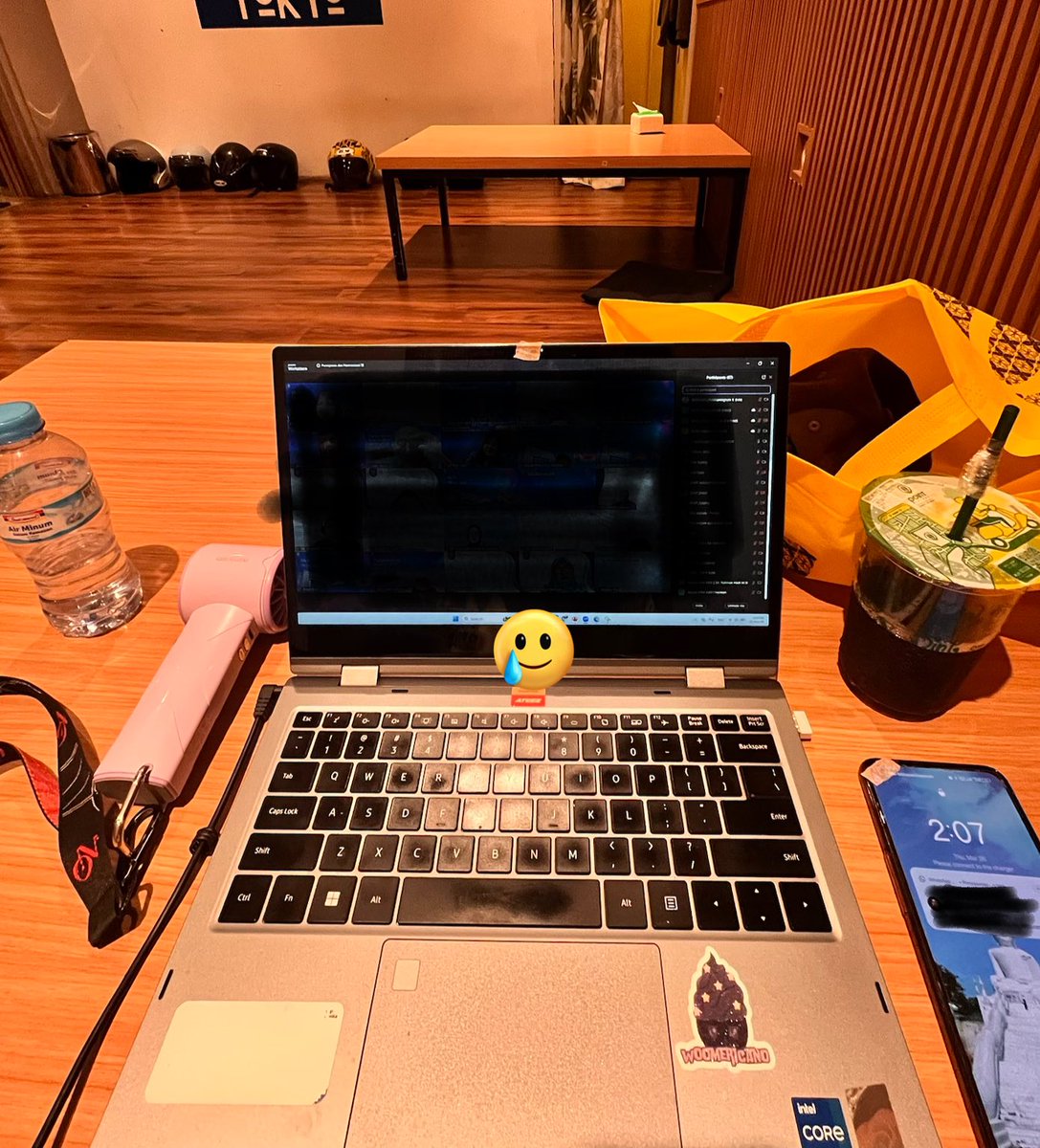 𝘳𝘦𝘯` tweet media