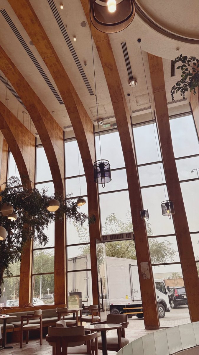 rauomy's tweet photo. صباح الخميس 🎈🧡✨ https://t.co/JFfDr7IfyA