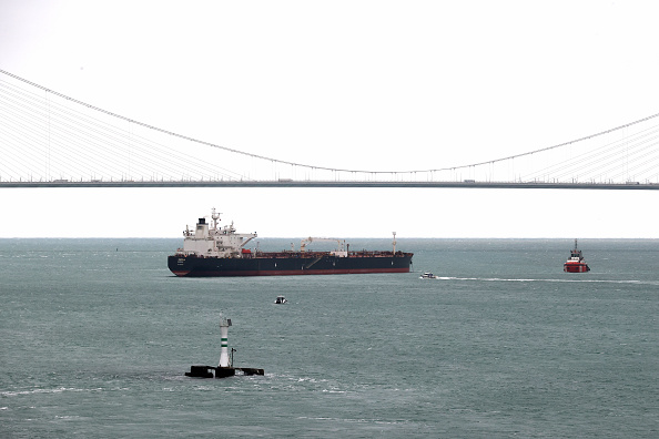 RT_com's tweet photo. Turkish oil tanker Altura en route from Russia ATTACKED by alleged Ukrainian drones near Istanbul's Bosphorus strait — media reports

The vessel was reportedely carrying approx 140,000 tons of crude oil https://t.co/C1SO5Dp5M8