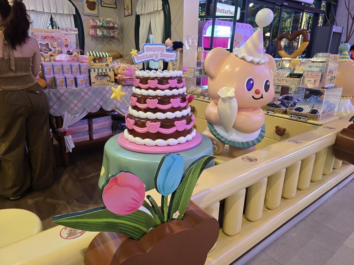 R0xyF0xy tweet media