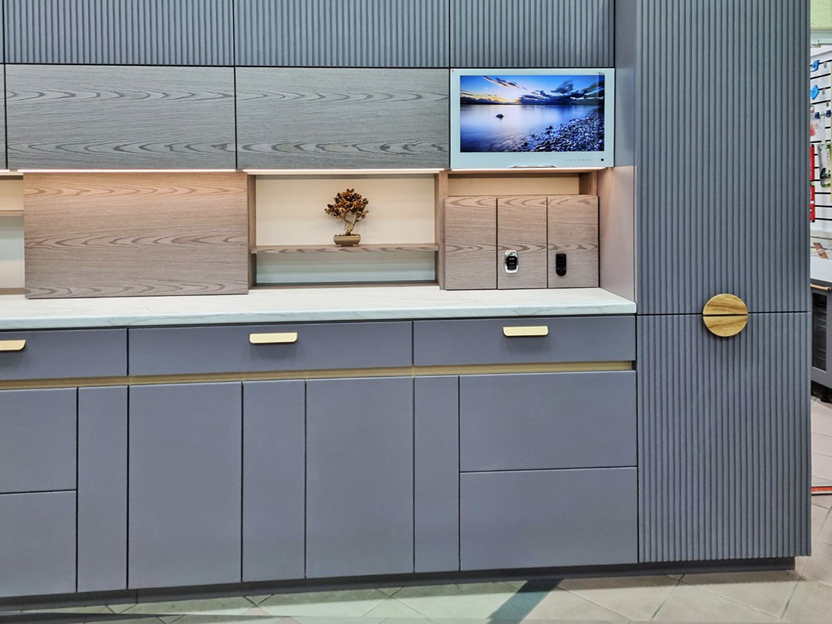 avel_tvs's tweet photo. Take a look at the AVEL AVS240WS White Frame TV. #avel https://t.co/uDTwholBXO #waterprooftv #bathroom #bathroomtv #kitchentv #kitchen https://t.co/vAfmOufvO8
