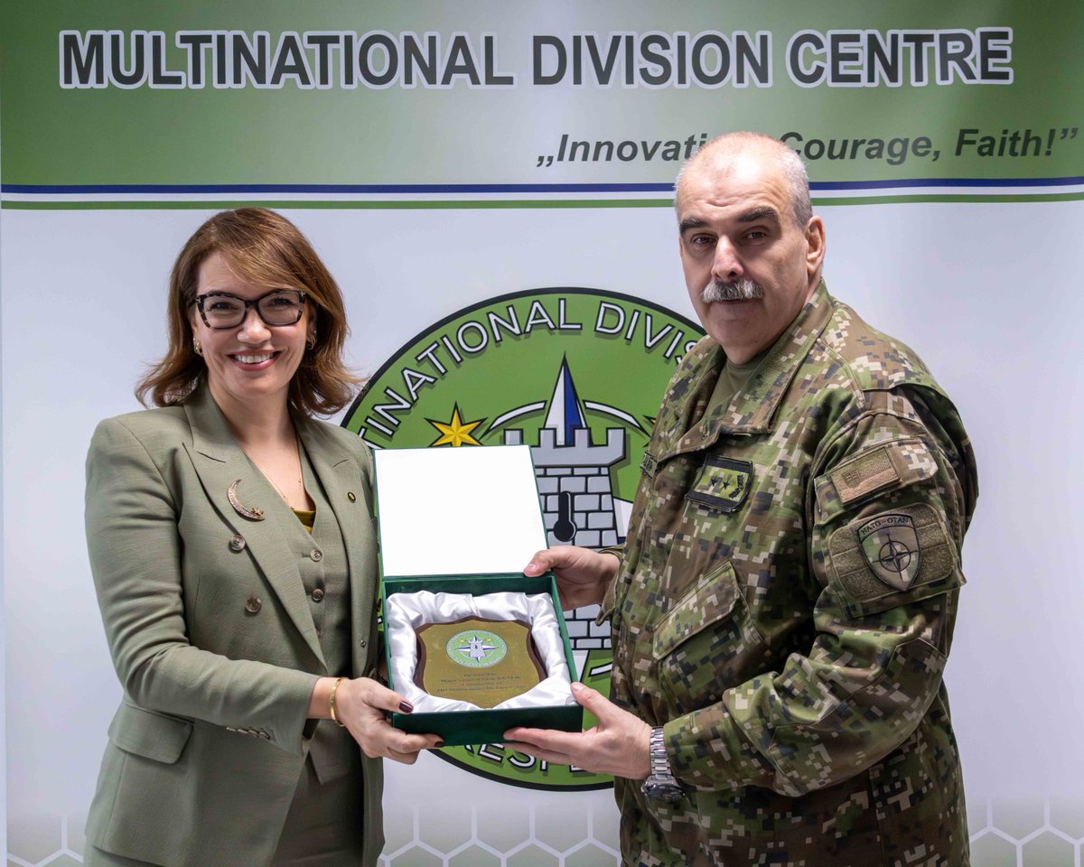 HQMNDC's tweet photo. Signing our guest book✍️, H.E. Ms. Cavidan Gülşen KARANIS EKŞIOĞLU emphasised that this visit further strengthened our existing #cooperation 🤝and #partnership within the NATO framework, reaffirming our shared commitment to regional security🔒 and #collectivedefence.🛡️ https://t.co/trajsdaKsz