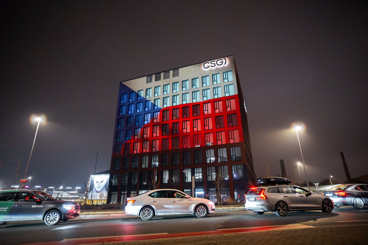 praisethesteph's tweet image. 🇨🇿#Czechia: Czechoslovak Group (CSG, @CSG_HOLDING) reported 2025 revenue of EUR 6.7 billion, up 71.7% year-on-year, driven by strong demand in defense systems and the integration of The Kinetic Group. Total backlog reached EUR 15 billion and order intake was EUR 27 billion. Net