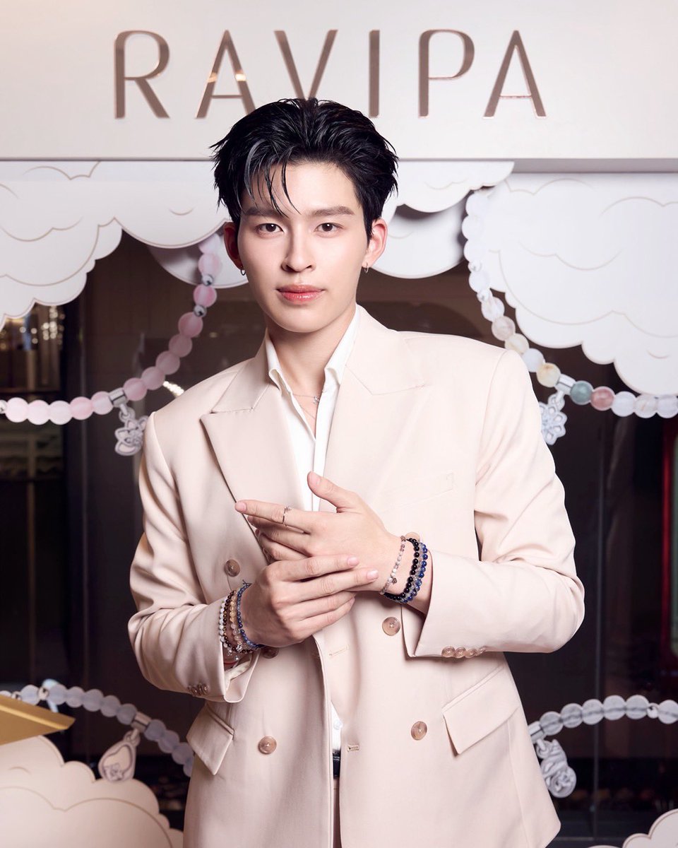 EMouTH Gossip tweet media