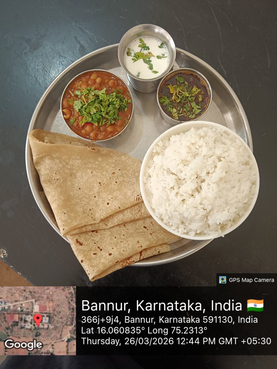 KrcrsSc445's tweet photo. Lunch   #SocialAudit_SWDMeals #SocialWelfare_Karnataka https://t.co/F7aL9IJ8Qt