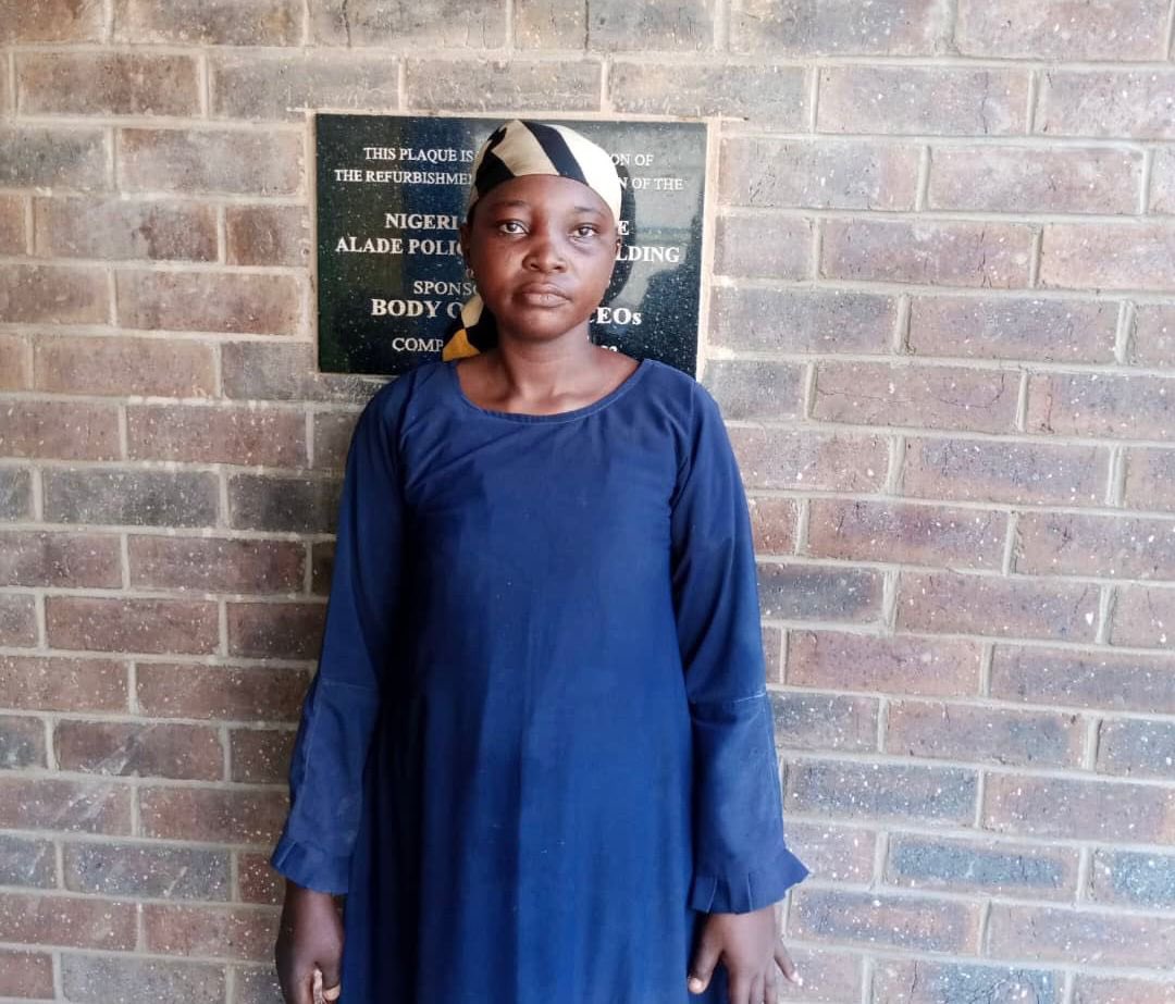*MISSING/ FOUND PERSON*
Name: Aminata Olarenwaju
Location Found: Somolu
Language: Speaks Yoruba fluently
She seems to have amnesia as she could only remember her name.
She is safe and in custody at Alade Police Division, Shomolu. 
Anyone with information that could help reunite