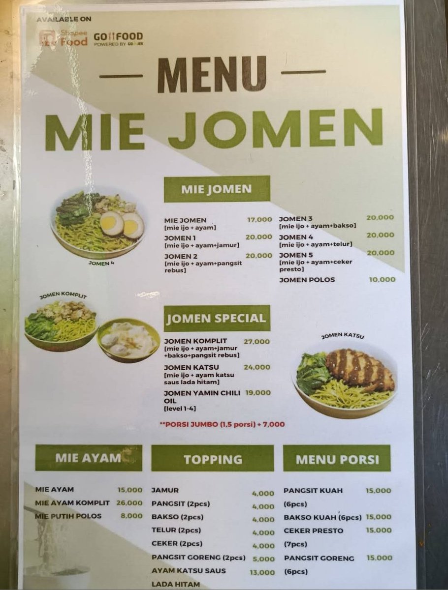 Nyemil sore di Mie jomen tipe mie ayam hijau. Hanya 10 meter dari rumah gw,harga 17k. 
Toppingnya beragam tapi gw milih yg basic aj,udah kenyang makan siang nasi padang