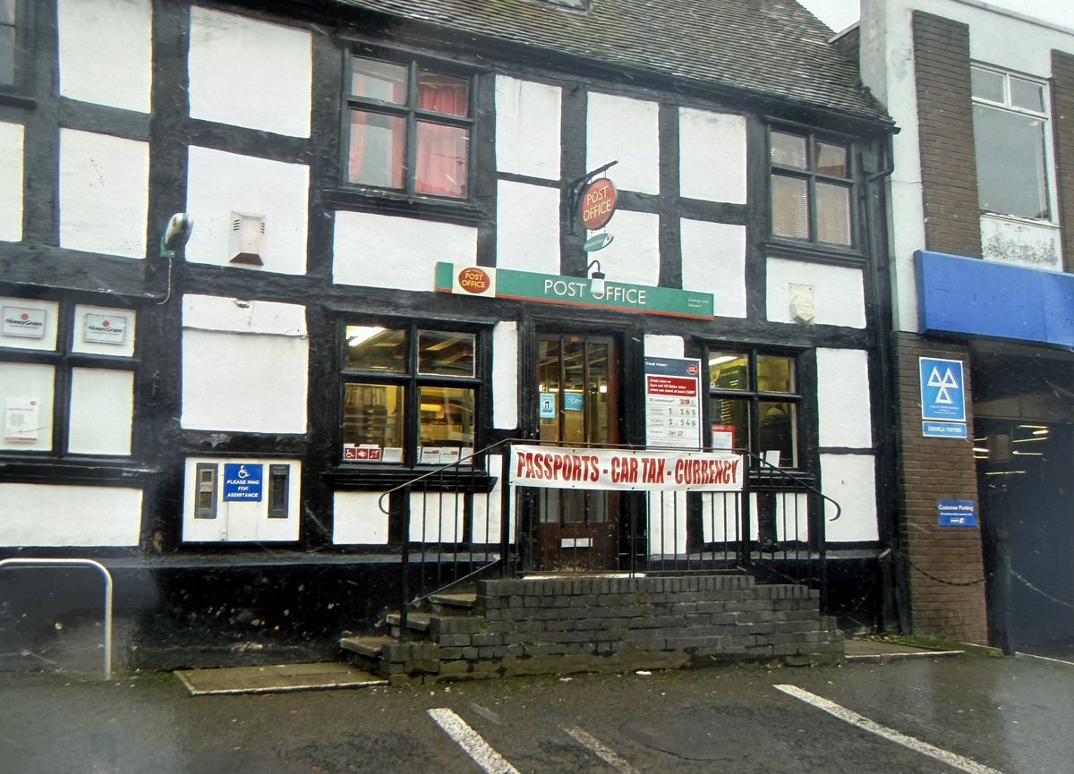 Caroline Jones tweet media