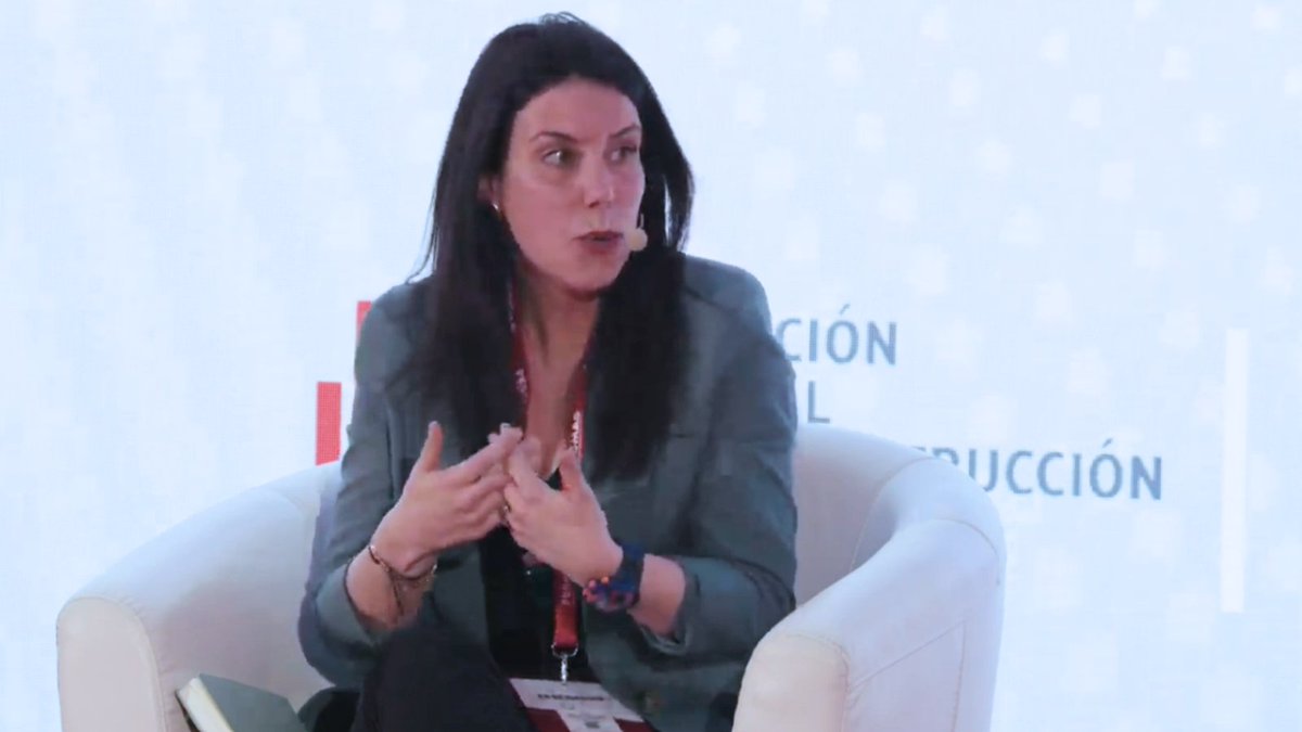 CCOO_Habitat's tweet photo. @undecoiros @FLCconstruccion Aida Suárez en #FESCOMAD: 🏗️ CCOO somos un sindicato sociopolítico de clase, y no solo defendemos los derechos laborales, sino que buscamos mejorar la calidad de vida de las personas más allá del trabajo. @CCOO_Habitat https://t.co/4Djt8YGodg