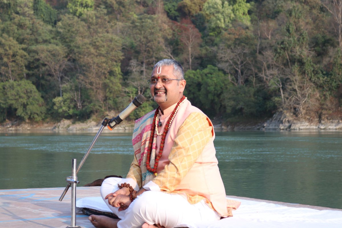 yogasanabharat's tweet photo. ऋषिकेश में आयोजित 6वें नेशनल योगासन कोच ट्रेनिंग प्रोग्राम का उद्घाटन आदरणीय रचित कौशिक जी द्वारा सम्पन्न हुआ। यह कार्यक्रम योगासन के क्षेत्र में नए आयाम स्थापित करने की दिशा में एक महत्��पूर्ण कदम है।”
हैशटैग:
#Yogasana #YogasanaBharat #NationalTraining #Rishikesh
@DrJaideepArya https://t.co/y99sQvxjow