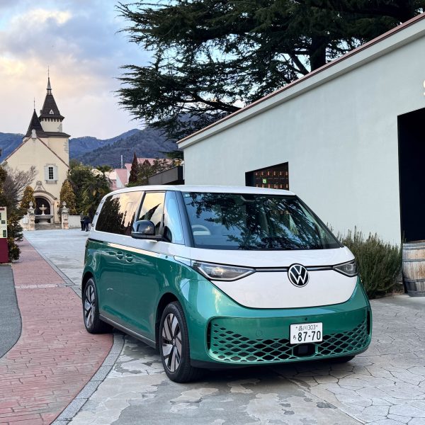 pf_parcferme's tweet image. 景色を変えるクルマ：Volkswagen ID. Buzz Pro PARCFERME（パルクフェルメ） - parcferme.co.jp/article/13155
#IDBuzz #Volkswagen #ワーゲンバス #電気自動車 #EVミニバン #試乗レビュー #車中旅 #デザイン #JAIA試乗会 #景色を変えるクルマ